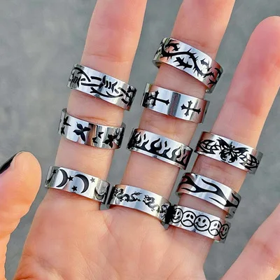 

2021 New Arrivals Designs European and American High Quality Hiphop Punk Rock Flame Cross Butterfly Stainless Steel Rings