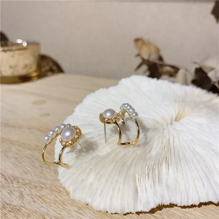 

2020 fashion new pearl earring stud