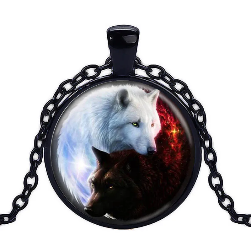 

Wishing Glass Gemstone Necklace Fashion Casual Black and White Wolf Time Gemstone Necklace Jewelry