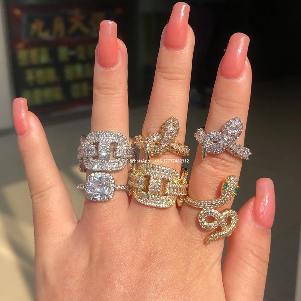 

FOXI Rhodium Plating White Copper Rings Trendy New Animal Snake Women Ring Bling Bling CZ Stone Exquisite Stackable Snake Rings