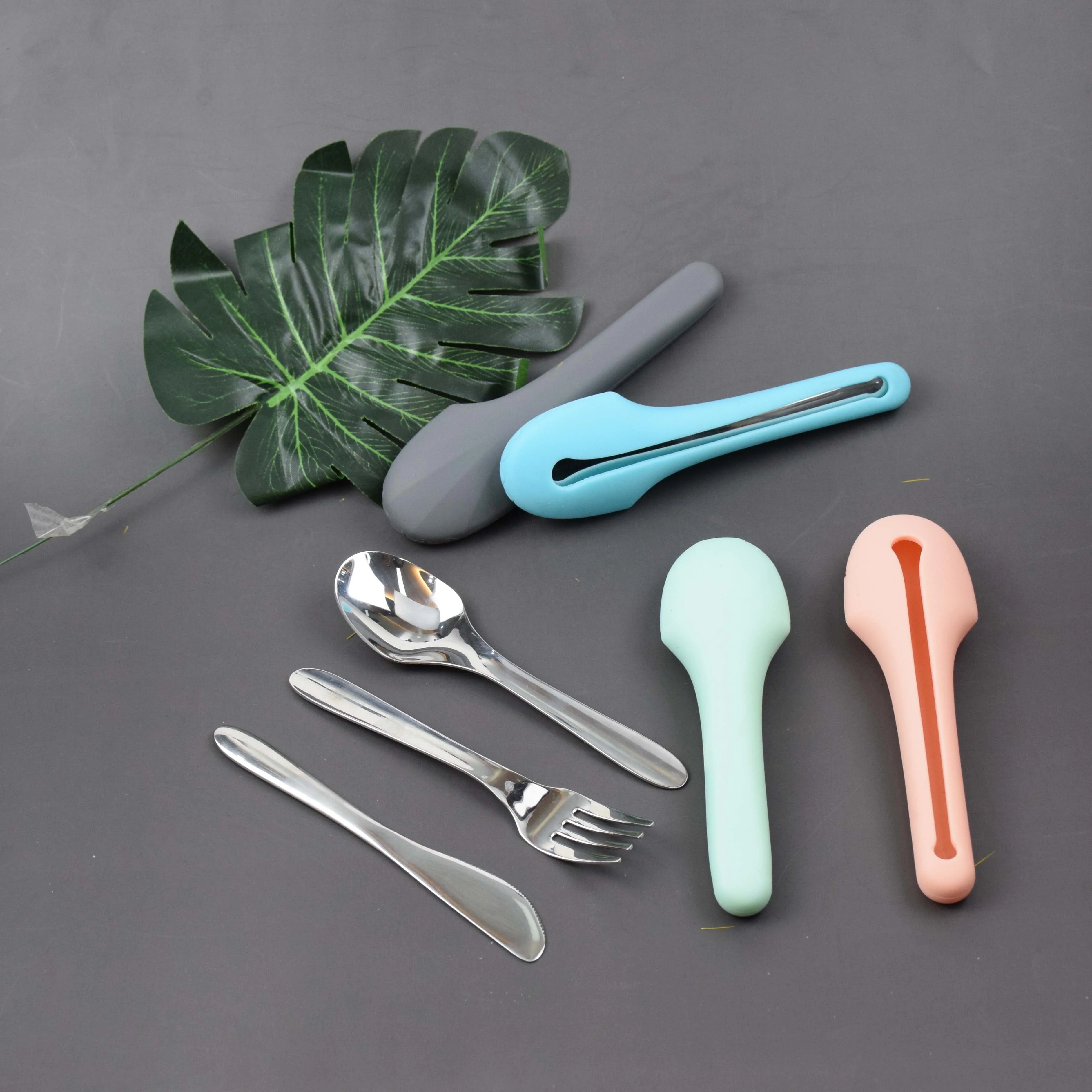 

2021 New Design Flatware Set Stainless Steel Home Usage Cutlery Set Stainless Steel Travel Cutlery Set With Silicone Case, Blue,green,black,pink silicone case