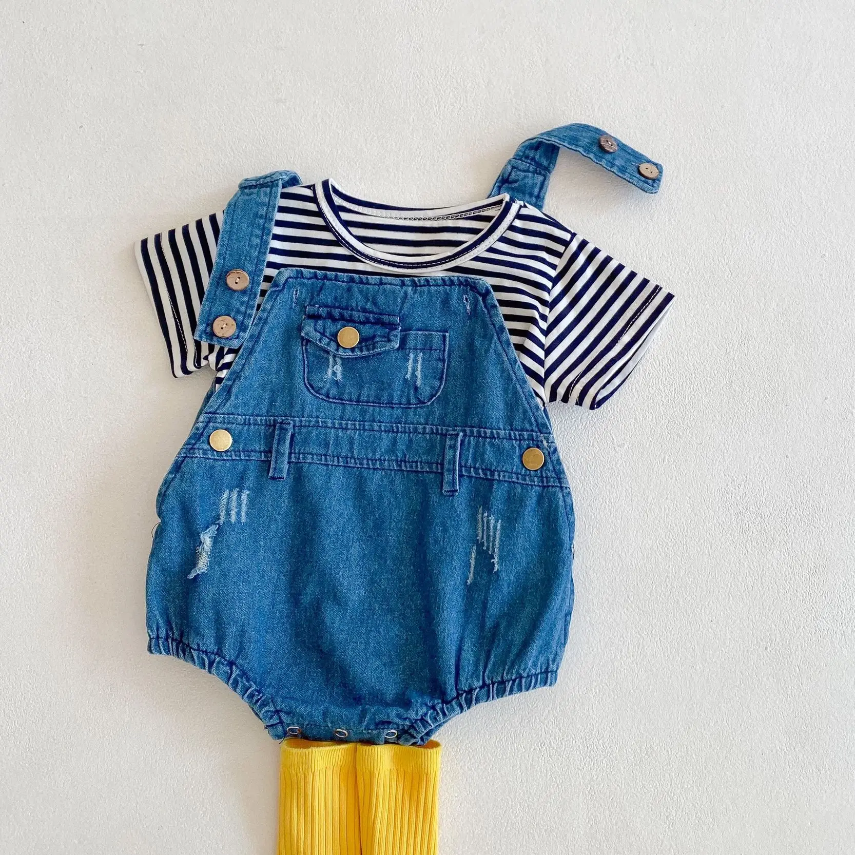 

2021" new products spring and summer ins best-selling cotton denim suspender pants + striped T-shirt baby girl two-piece suit
