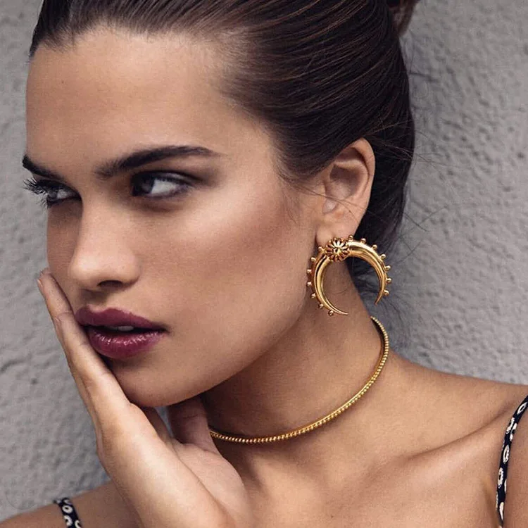 

Latest New Arrival Punk Style Gold Color C Shape Moon Earrings For Girls