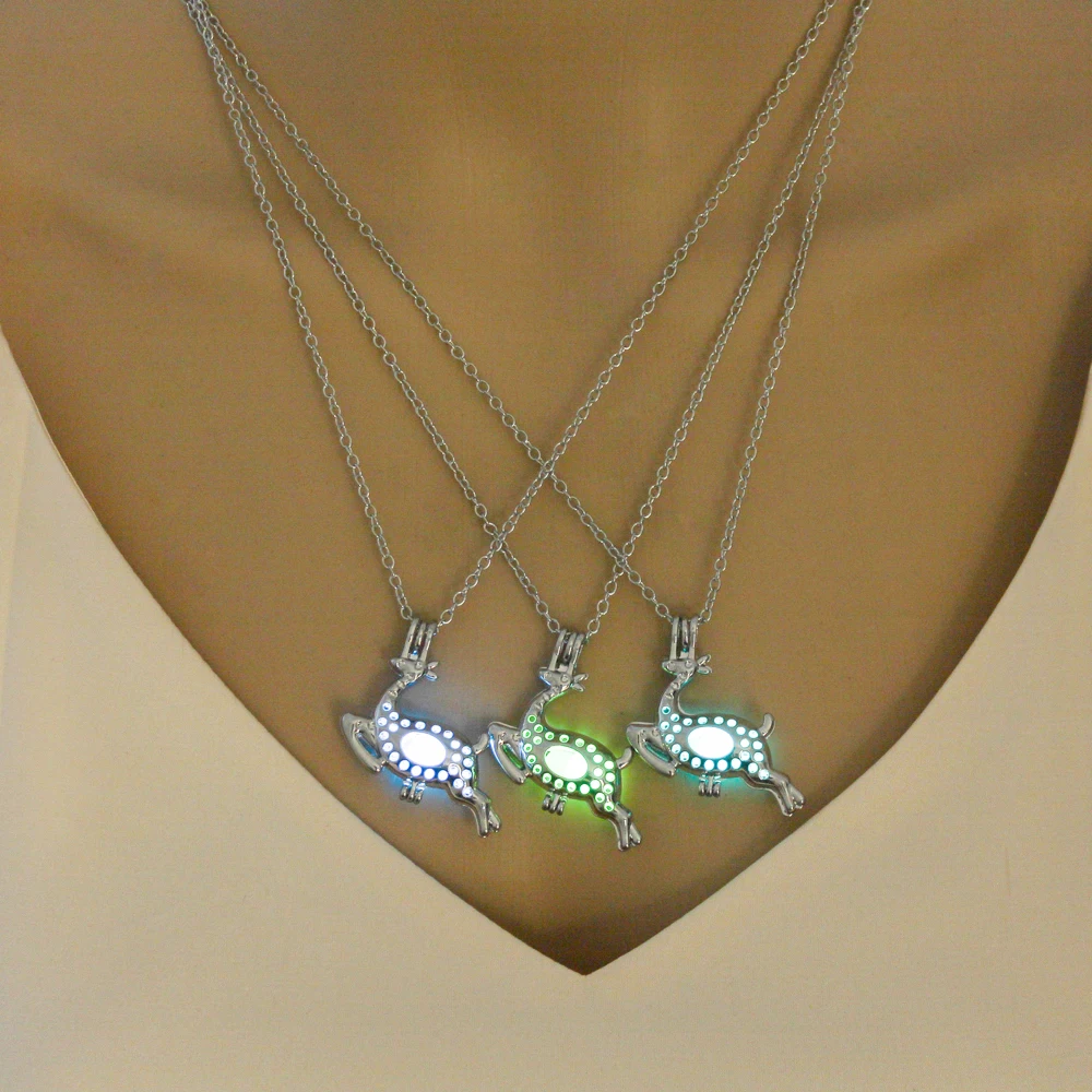 

Glow In The Dark Christmas Deer Necklace Jewelry Girl Kids Fluorescent Luminous Deer Decor Halloween Gift