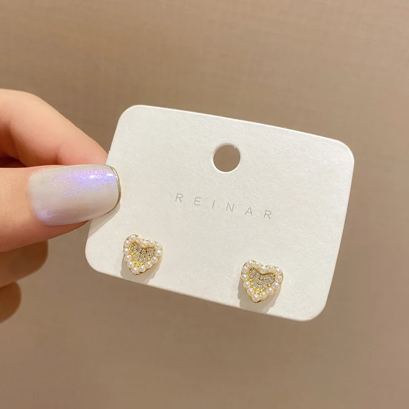 

New Fashion Baroque Pearl Heart Stud Earrings Bling Crystal Rhinestone Love Heart Earrings 2021, As pictue show