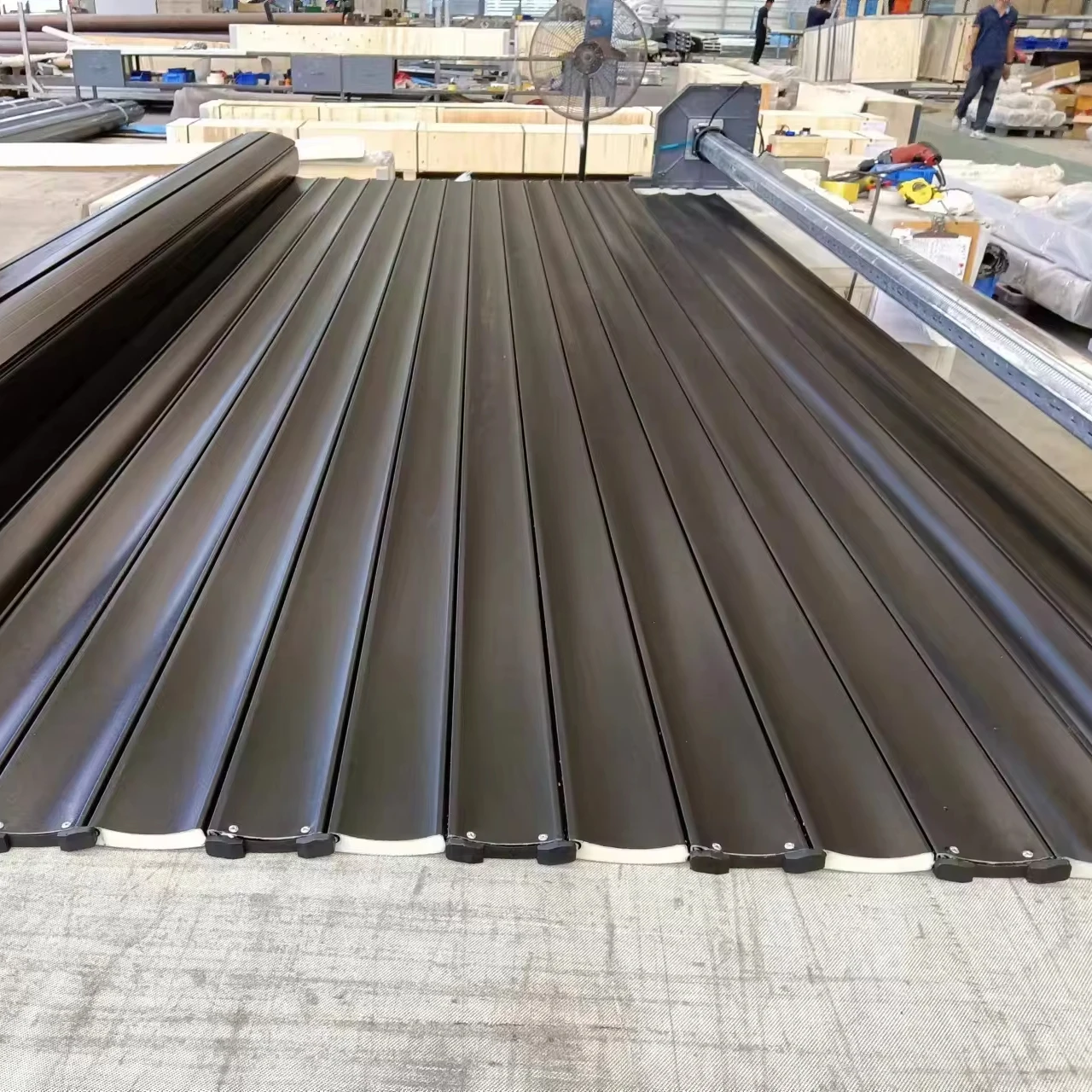 TOMA Aluminium Foam Slat Roll Forming Machine Metal Top Boxes for Roller Shutter windows Doors with Remote