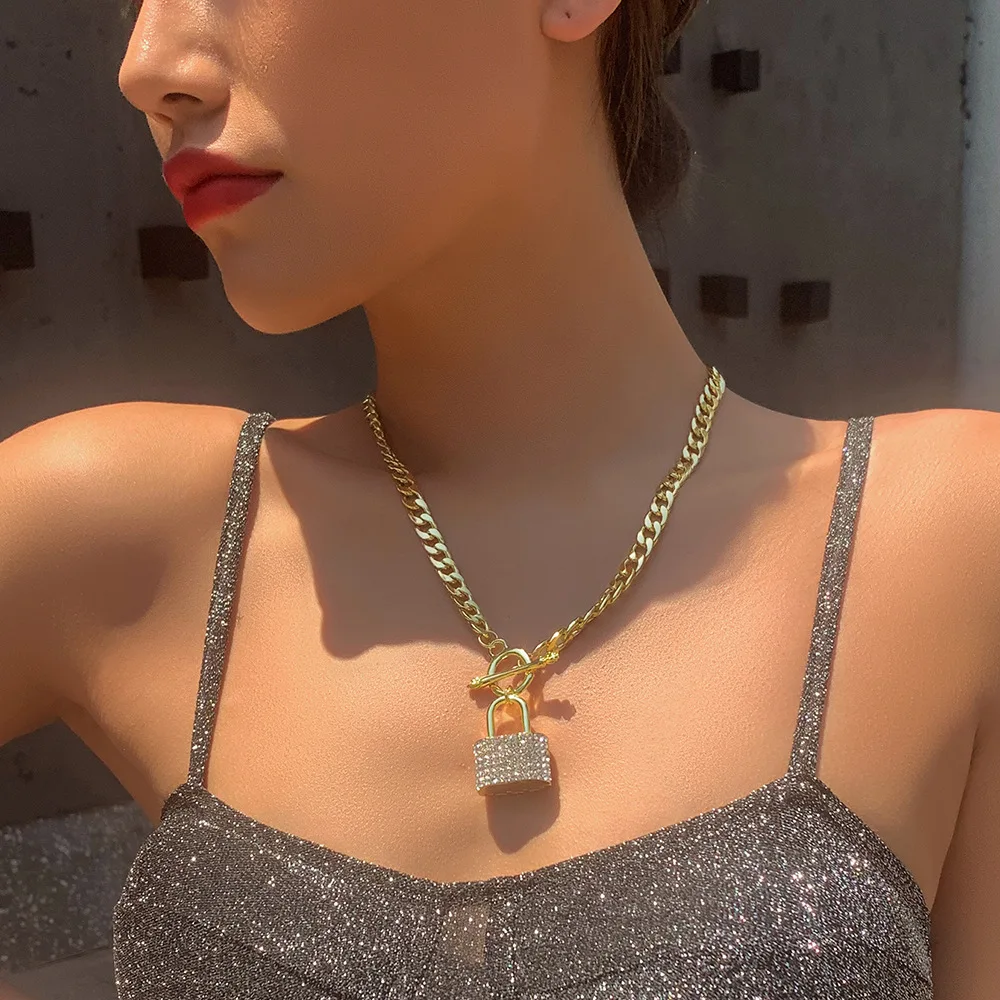 

N7396 Lock Shape Rhinestone Gold Silver Thick Chain Retro Style Fashion Women Girls High Quality Pendant Jewelry Necklace 2021