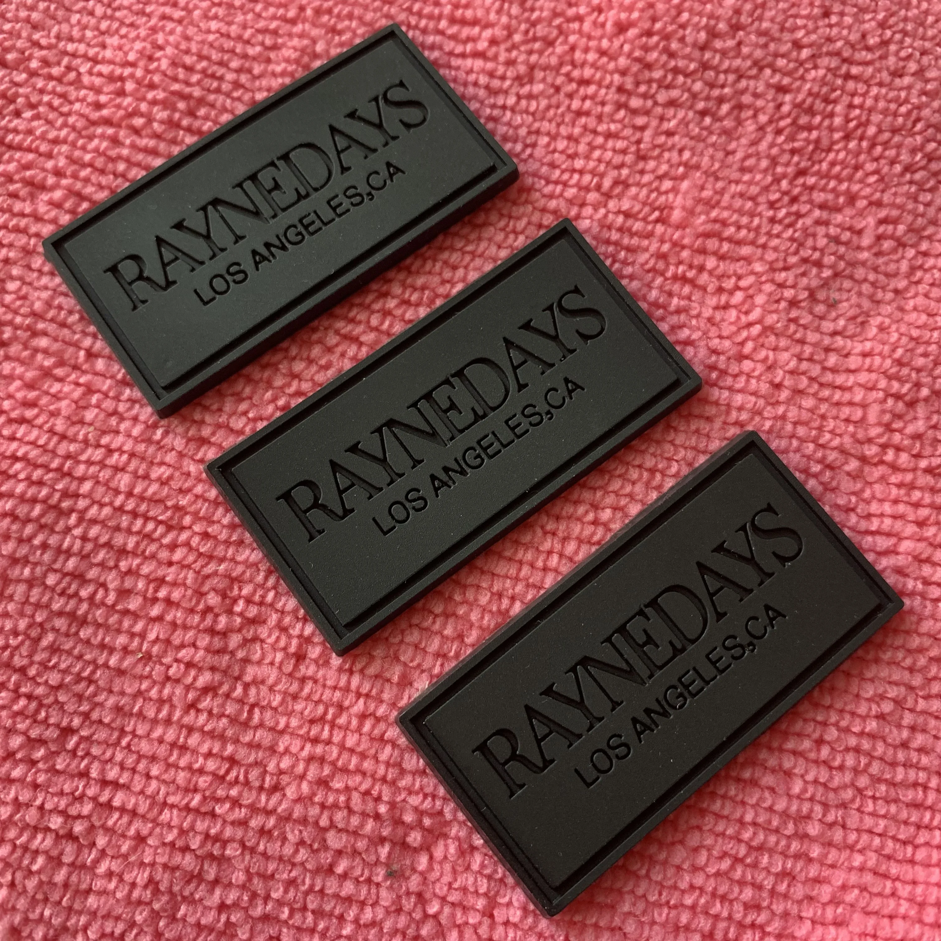 Special Technique Engrave logo PVC Rubber Label for T-shirtSolid Black Debossed Rubber Sewing Tag for Handbags