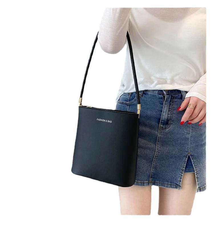 

The new Korean style fashion trend underarm bucket bag cross-border soft leather one-shoulder ladies handbag