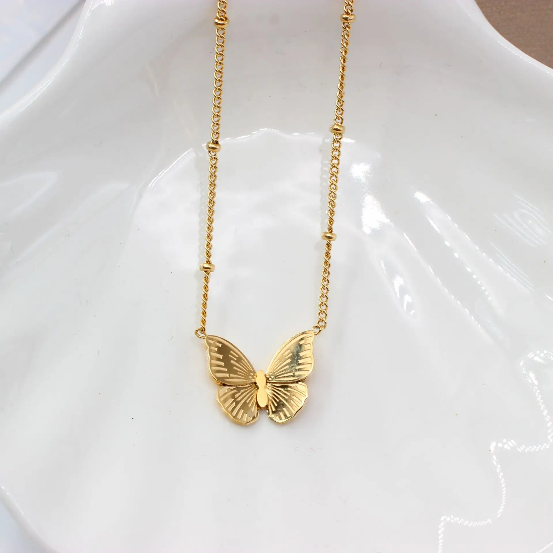 

Dainty Women Jewelry Butterfly Charm Pendant Wholesale Customize Personalized 18K Gold Plated Stainless Steel Butterfly Necklace, Picture
