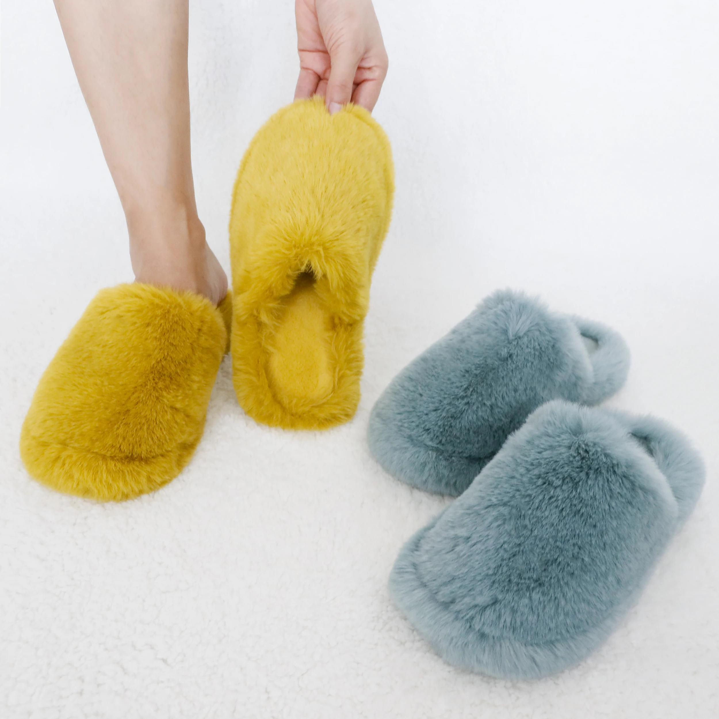 

2021 Winter New Home Plush Women Flat Toe Slippers, Customized color