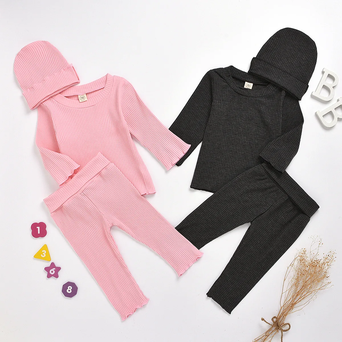 

Children's suit, long sleeve shirt and trousers hat in plain color, Pictures shows