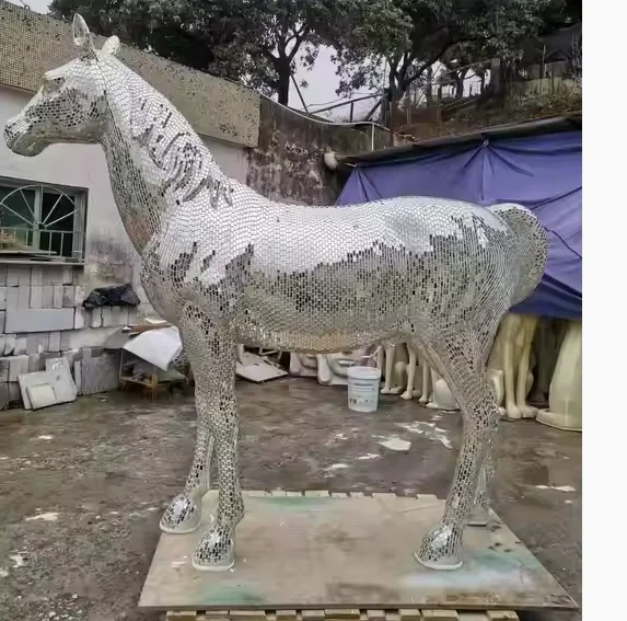 Guangzhou Factory Cheap Price Realistic Handmade Fiberglass Craft African Horse Statue Pop Art Life Size Horse Sculpture