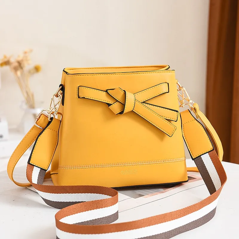 

Fashion Female Shoulder bags PU leather women's Crossbody bag Luxury designer Lingge Handbags Chains sheepskin Totes