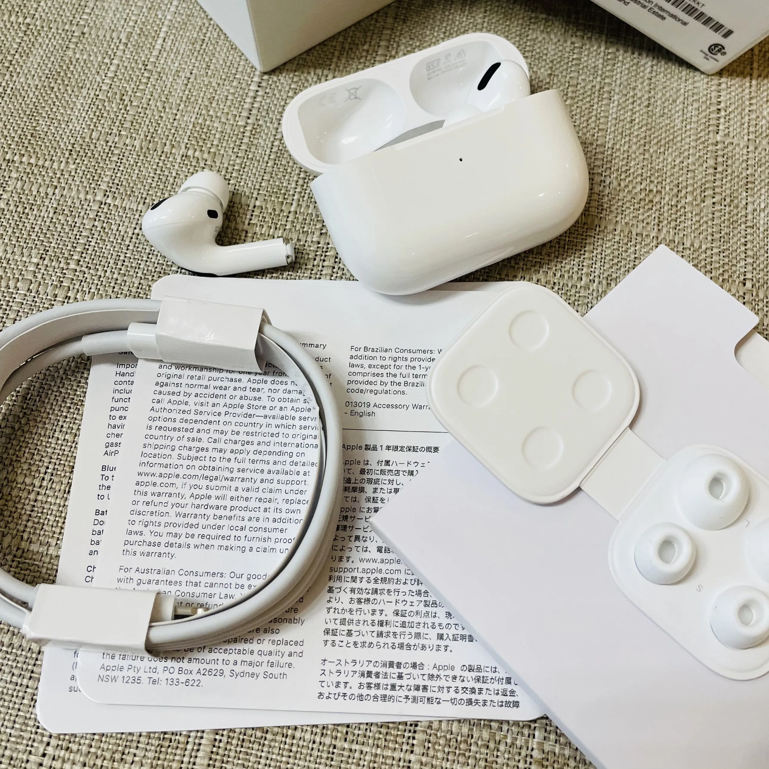 

2021 New Custom Air 3 Pro TWS Earphones Bluetooths Sports Headphones Earbuds for air pro 3, White.black