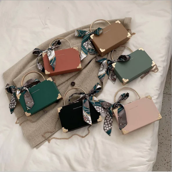 

2020 Shaped small luggage lock handbag chains buckle purse scarf texture shoulder bag, Colors