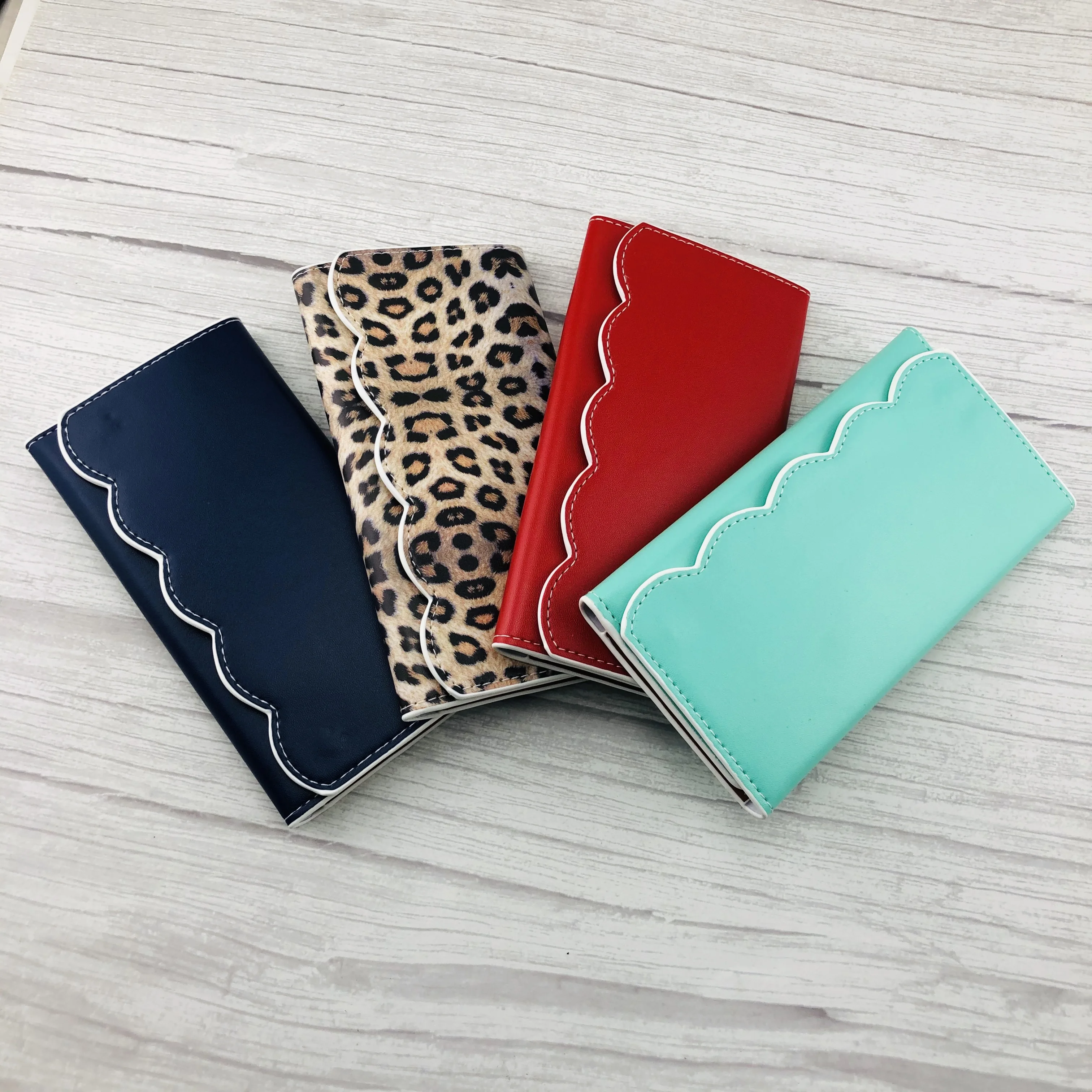 

Personalized Monogrammed Trifold Wallet Scallop Folded Wallet, As the picture