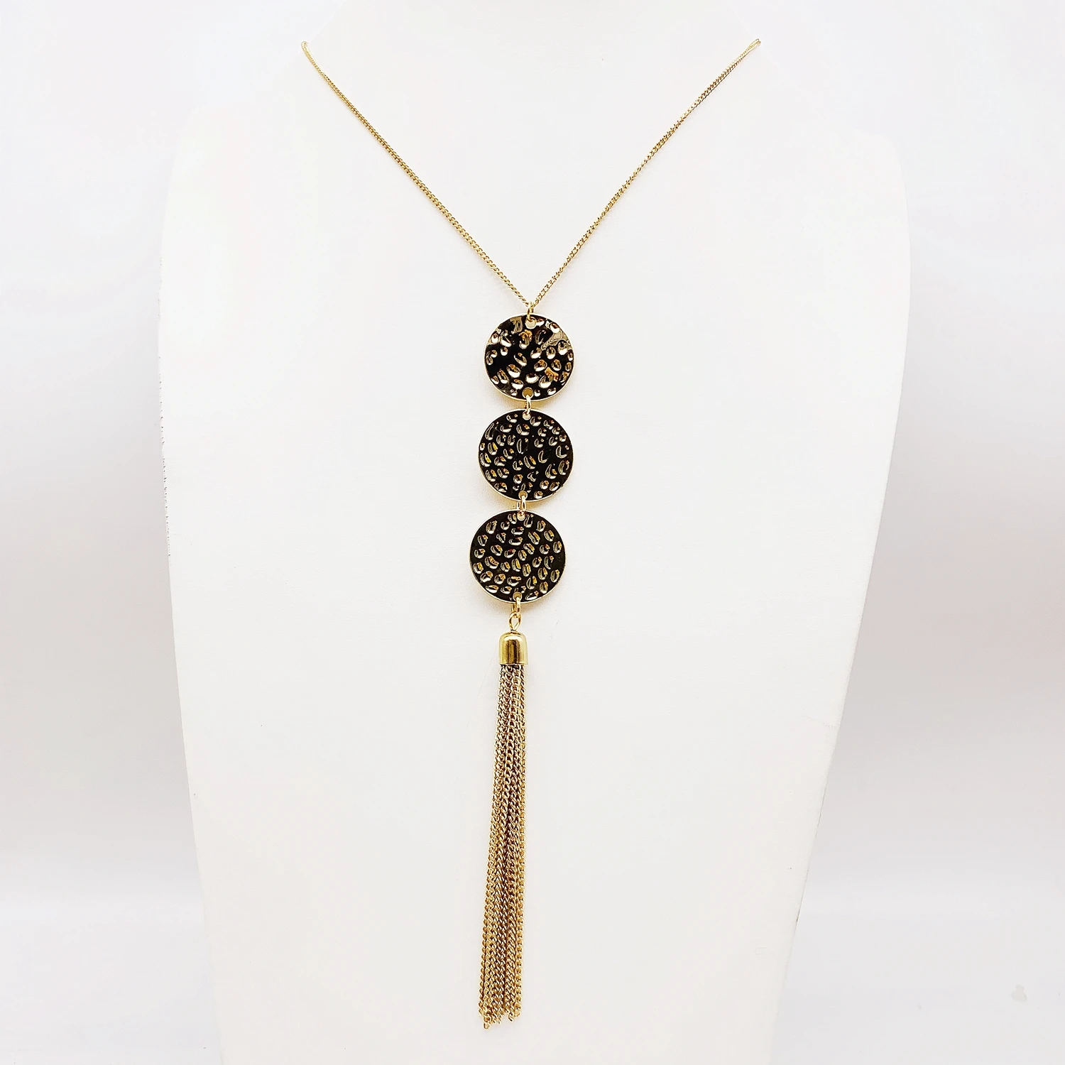 

2020 Hot Sale Simple Hammered Metal Disk Tassel Long Necklace, Gold