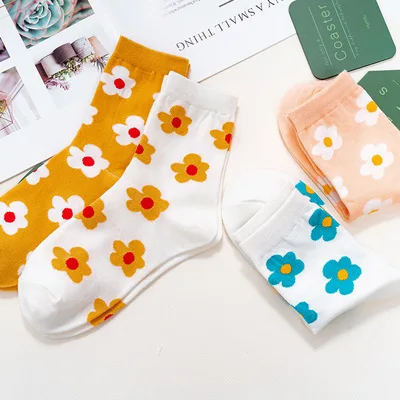 

sxx89 Four-color sweet tube cotton socks women's breathable sweat-absorbent flower socks women custom wholesale, Picture display