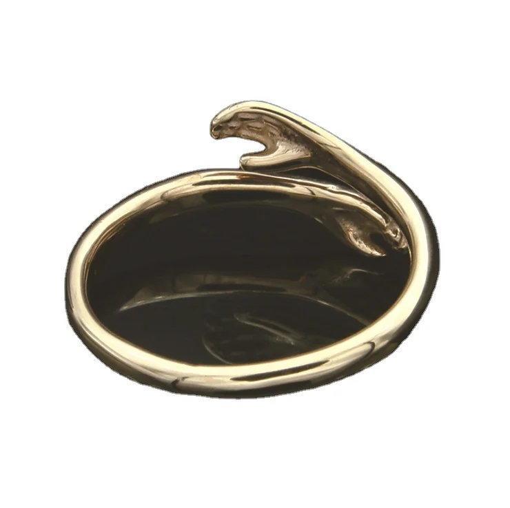 

Korean version of fashion men's and women's Valentine's Day gifts hands hugging lovers, romantic titanium RINGS