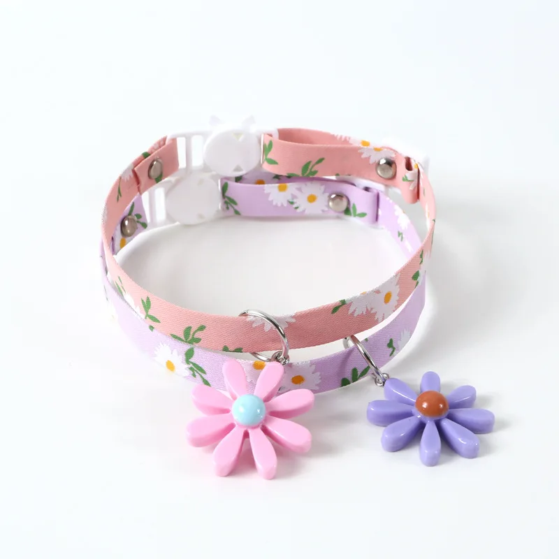 

New Daisy Cat Collar Pet Cloth Accessories Adjustable Manufacturer Wholesale Multi-colors Design Bells Rattle Dogs Harness Chain