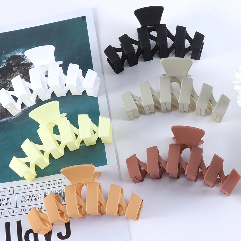 

Hot sale Stripe Hollow out Hair clips temperament Fashion hair accessory Plastic matte Shark hair jaw clip For women or girls