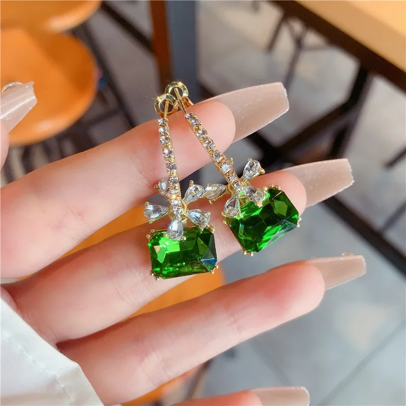 

Fashionable Super Shiny Green Drop Earrings Girls' Full Diamond Earrings Personality Flower Earrings