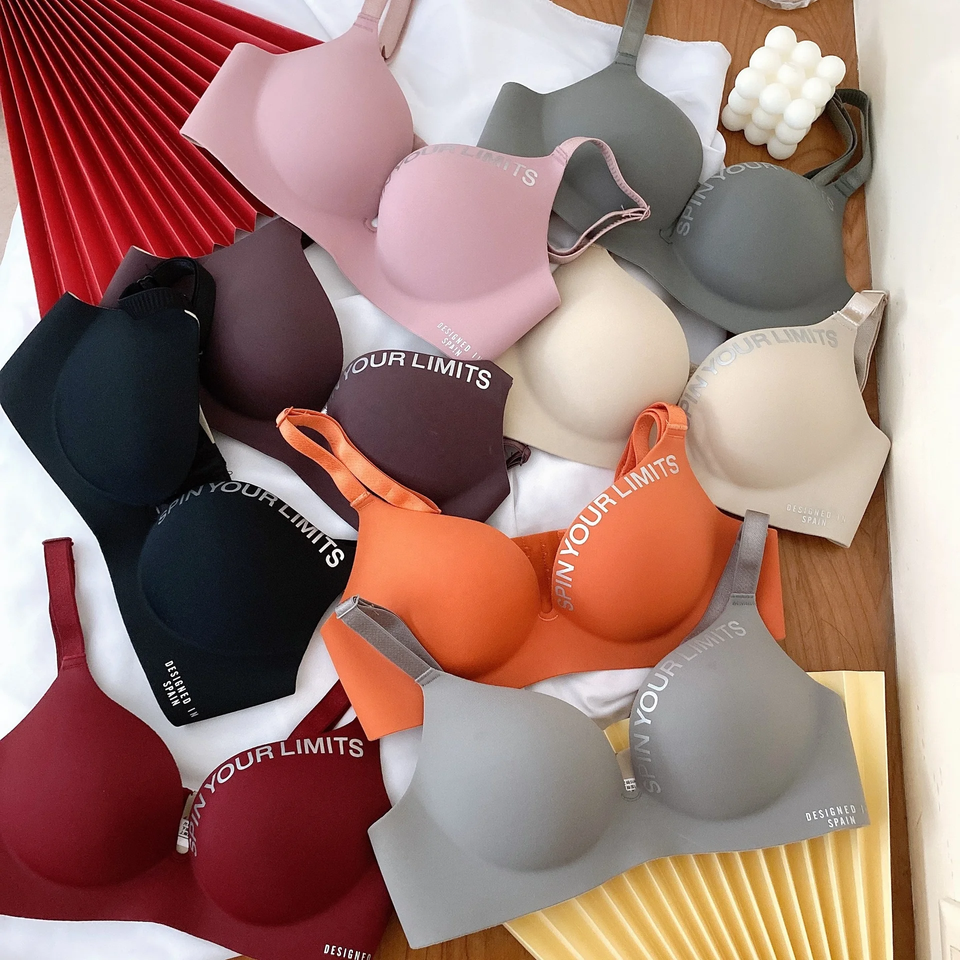 

One-piece lingerie small breasts gathered Thin Cup without a trace explosive style British Alphabet bra women Sexy Bralette, Pink, red, gray, black, dark skin, watermelon red, green, bean sand