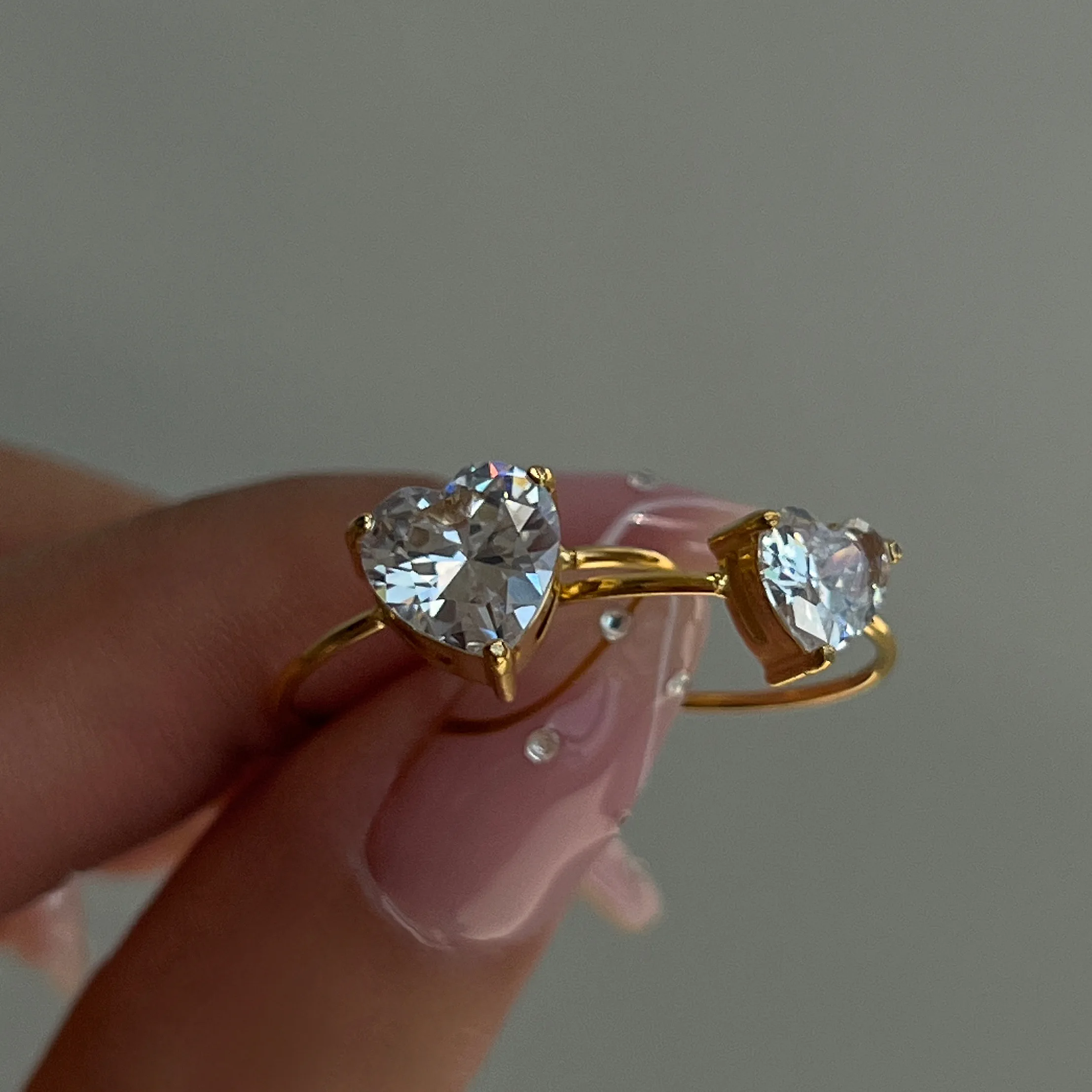 

2024 Dazan New Ins 18k Gold Plated Tarnish Free Stainless Steel White Big Zircon Minamilist Style Love Engagement Ring For Women