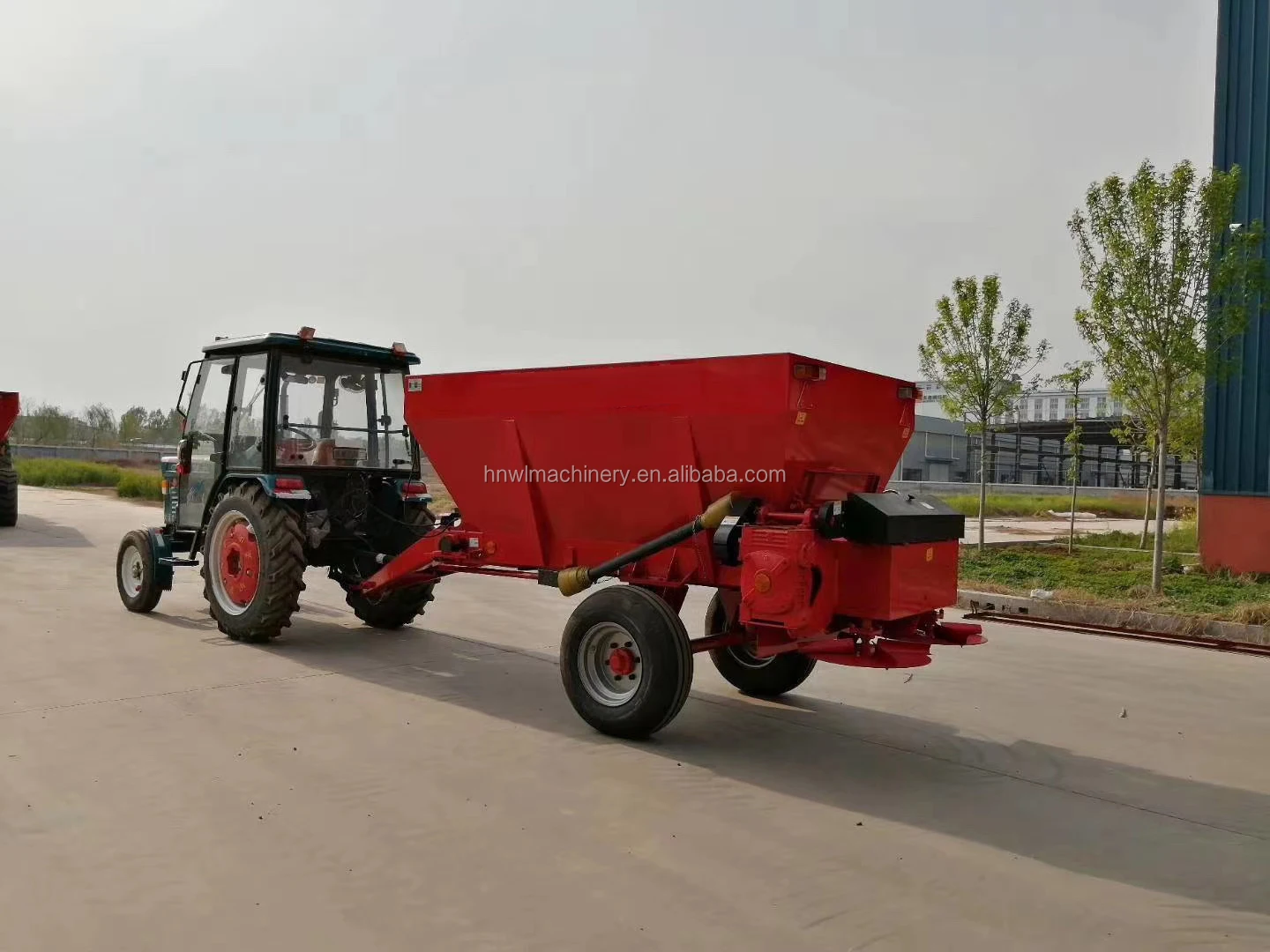 Large Organic Fertilizer Spreader/chicken Manure Spreading Truck Buy