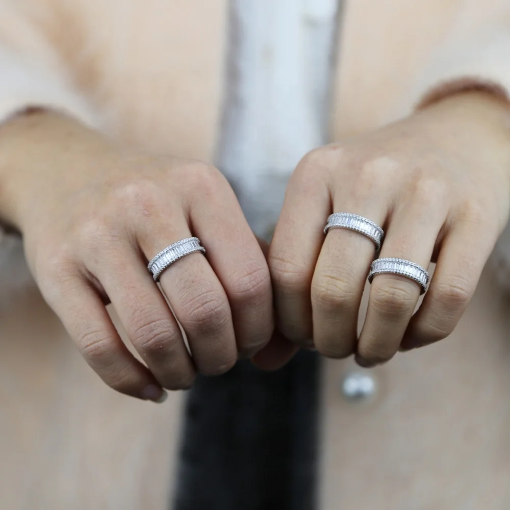 

2021 New Iced Out Bling Full Cubic Zirconia Engagement Band Baguette 5A CZ Women Fashion Personality Finger Rings Jewelry