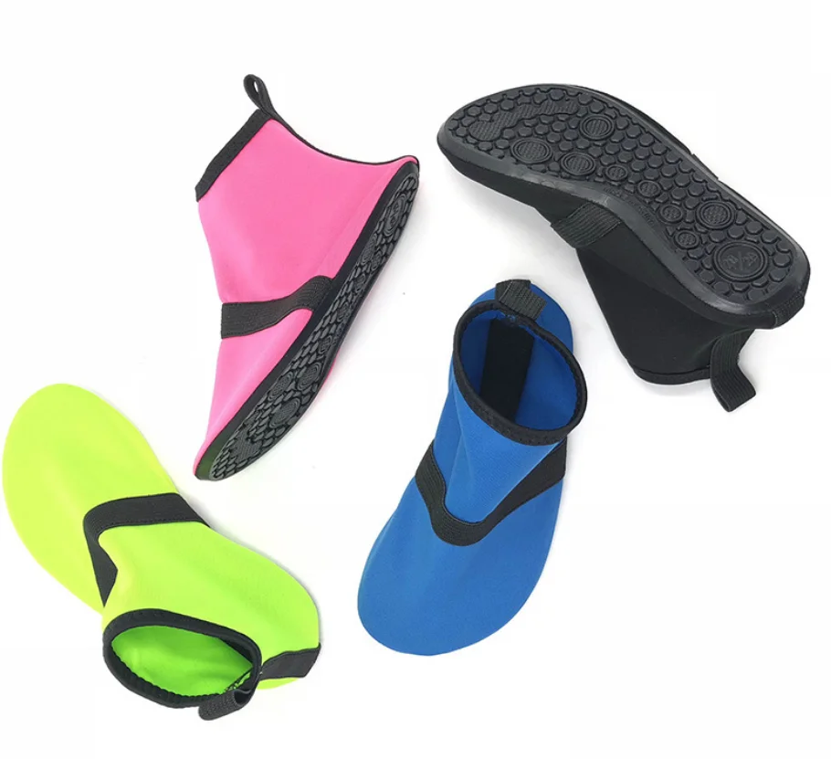 

2020 Kids Boys and Girls Swim Water Shoes Solid Color Quick Drying Barefoot Aqua Socks Shoes for Beach Pool Surfing Yoga