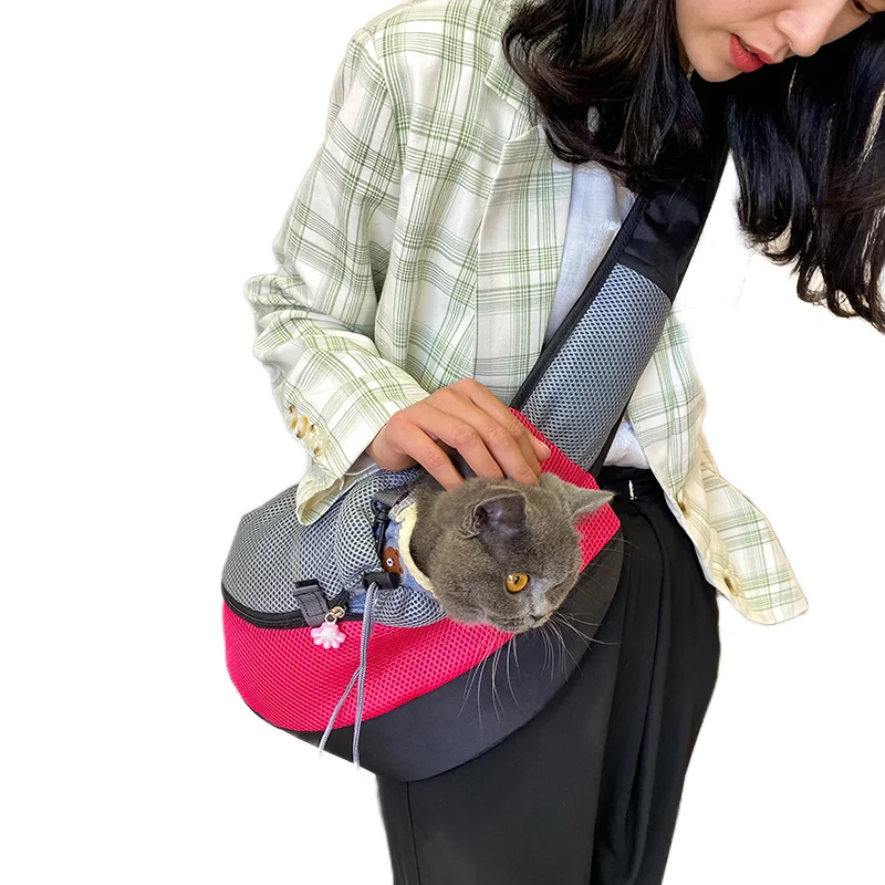 

China Factory Breathable Cat Carrying Bag Lightweight Pet Carrier Sling Bag Fashion Pet Travel Bag