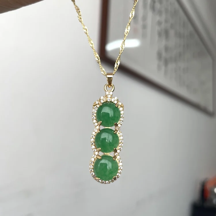 

Factory wholesale ice chalcedony green jade necklace kidney beans Fudou jewelry pendant in stock, Picture shows