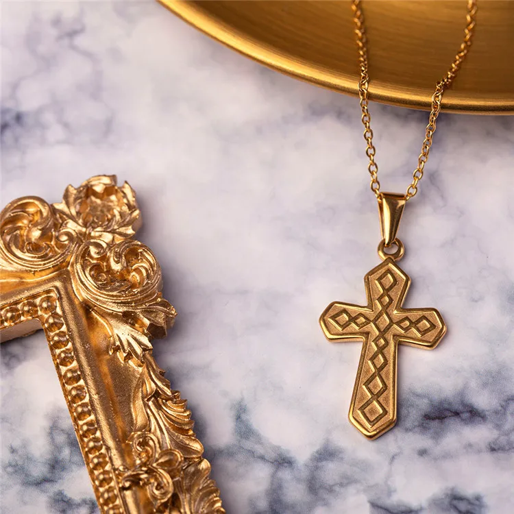 

Unisex Titanium Steel Cross Pendant Necklace Religious Gold Plated Small Check Cross Charm Necklace