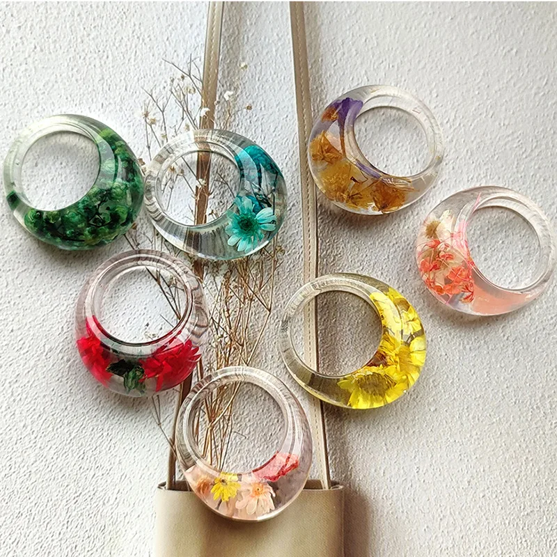 

Bohemian Colorful Dried Flower Ring Transparent Flower Acrylic Ring Finger Jewelry for Women Girls