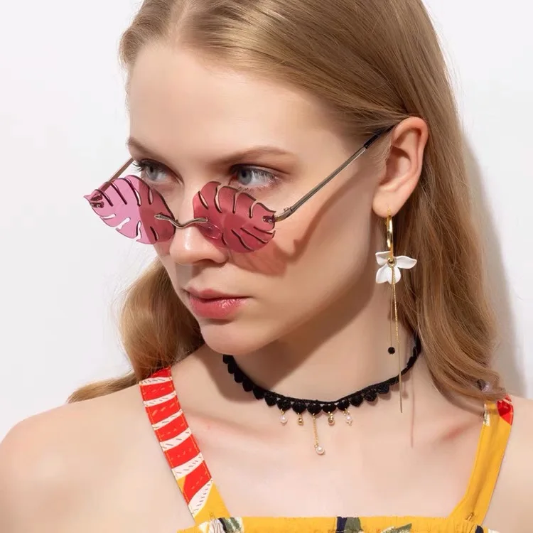 

VIFF 2021 Street Shoot Cute Sunglasses HM20116 Popular Multicolor Rimless Fire Leaf Shape Sun Glasses