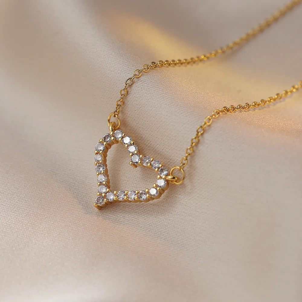 

Fashion Zircon Gold Plated Hollow Heart Stainless Steel Necklace Inlaid Crystal Jewelry For Women