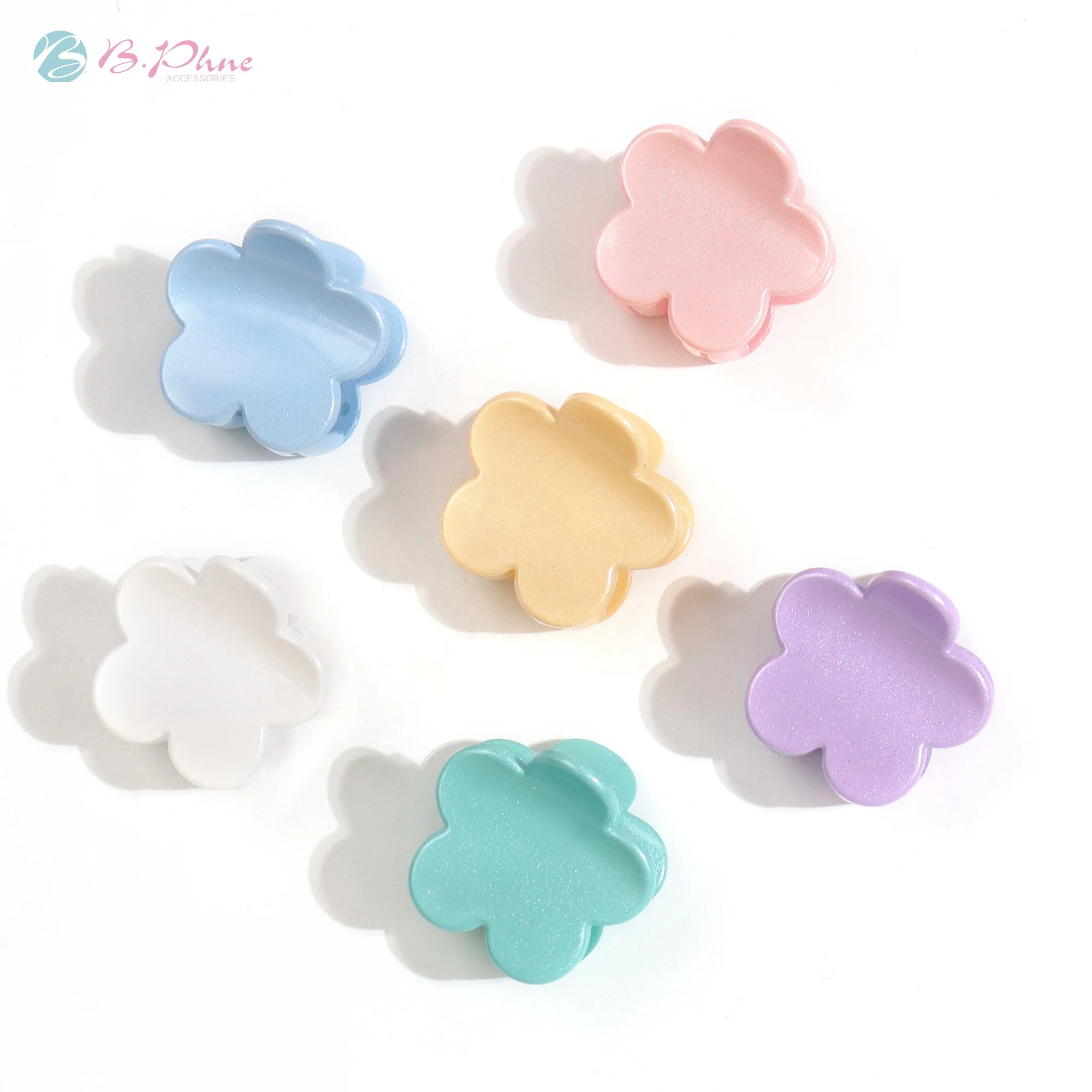 

Medium Size Designer Lovely Flower Claw Clips Solid Color Light Pink Color Clamping Shark Clips for kids