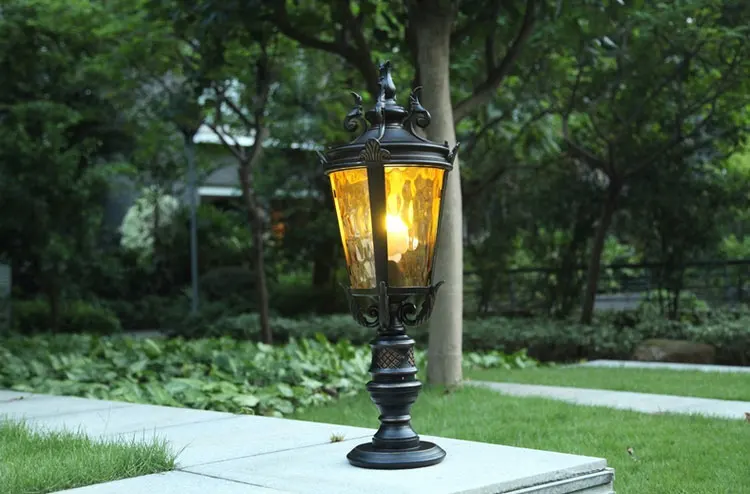 High quality aluminum vintage antique standing solar powered garden lamp outdoor LED solar garden pole light