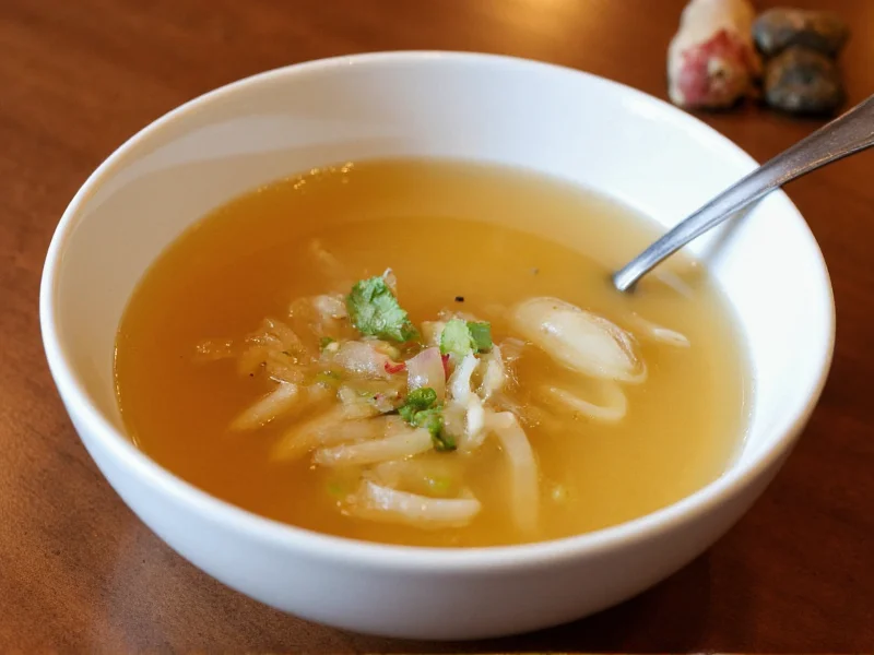 Clear Onion Soup: Light Broth Without Caramelization