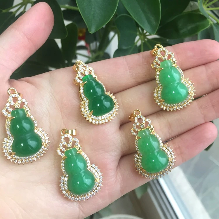 

Factory wholesale natural jade gourd pendant necklace with zircon around iced out pendants