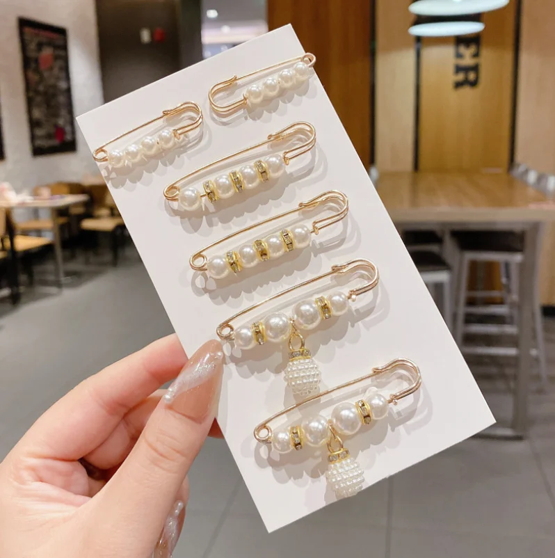 

Brooch Korean waistline pin waist pearl folding magic device one word brooch silk scarf buckle