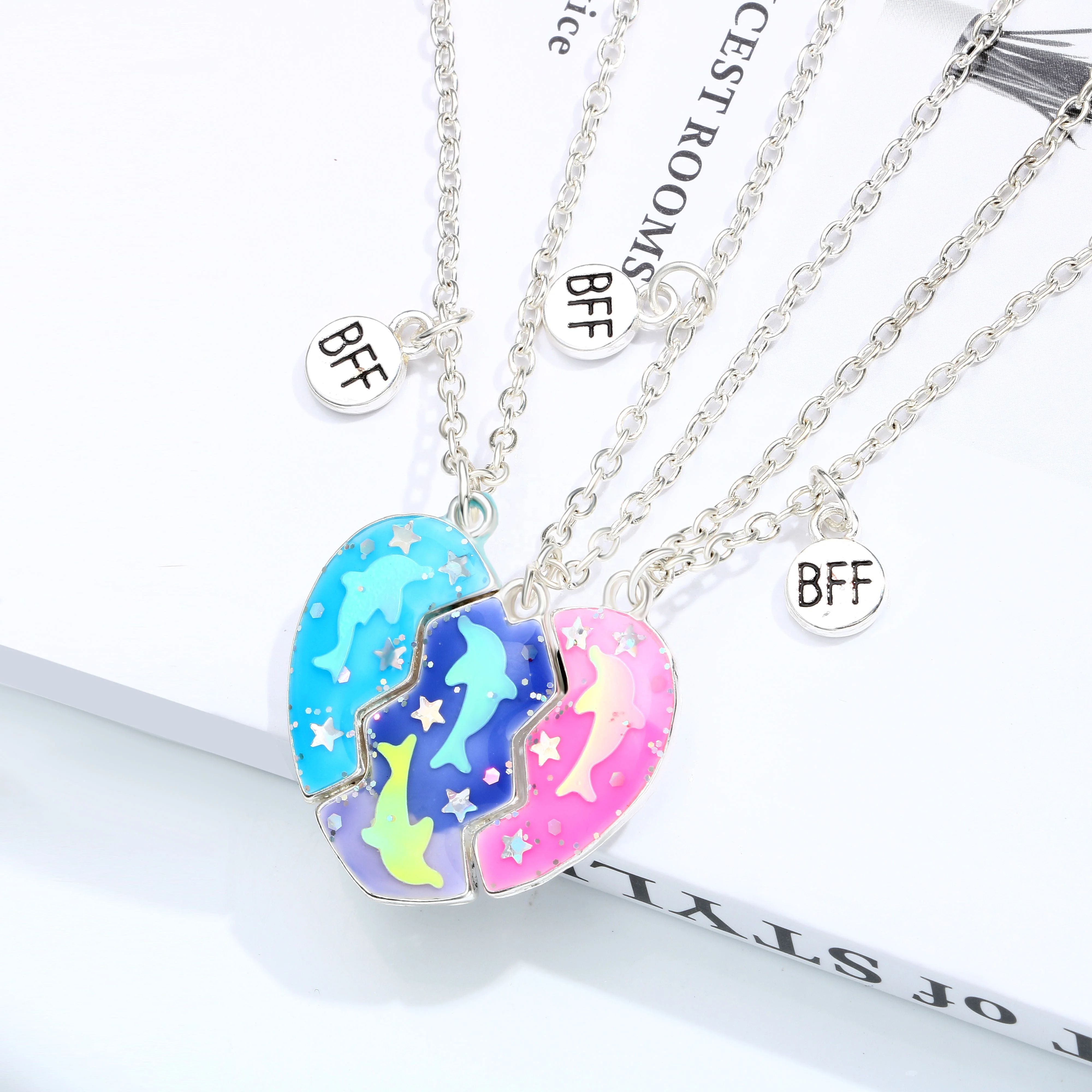

Colorful Enamel Heart Pendant BFF Best Friends Necklaces for 3PCS Fashion Customised Necklaces Cute Zinc Alloy Opp Bag 21.10g