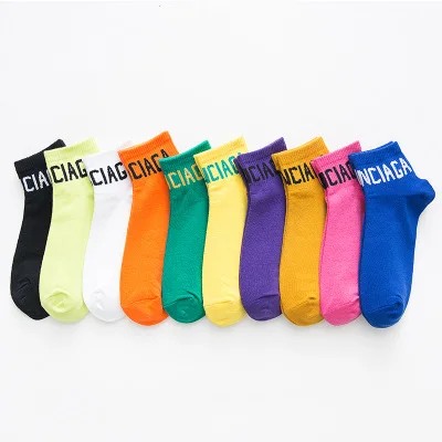 

YUELI wholesale hot sales designer women socks comfortable cotton girls school ankle socks, Multicolor