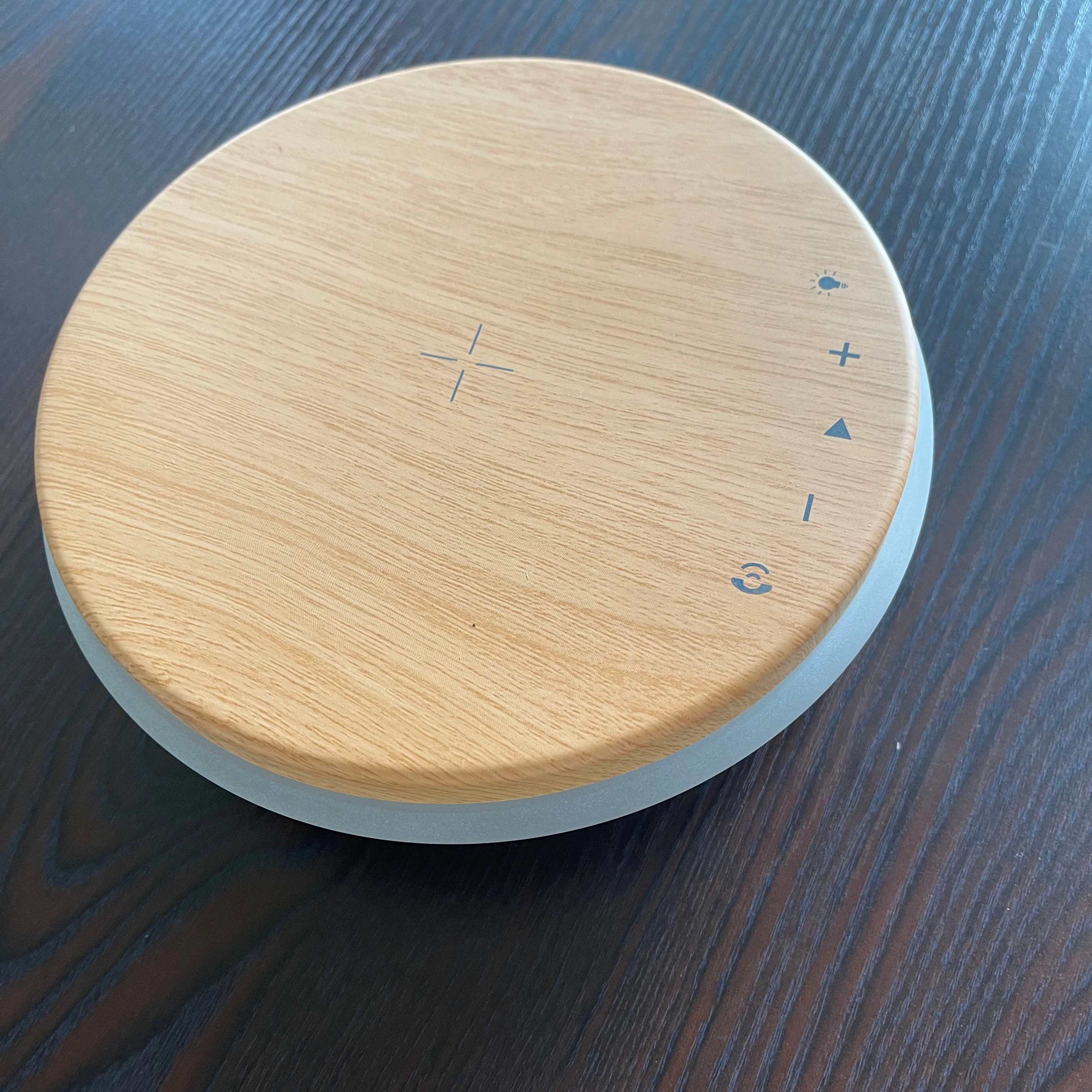 

Multifunctional wireless charger with LED indicator light and audio
