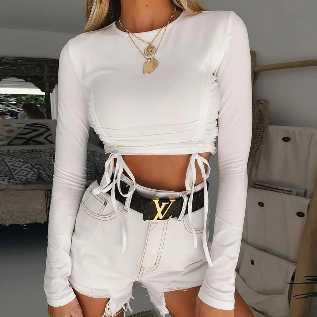 

2021 INS summer women's new long-sleeved solid color bottoming T-shirt tight-fitting navel sexy short women's elegant top, White