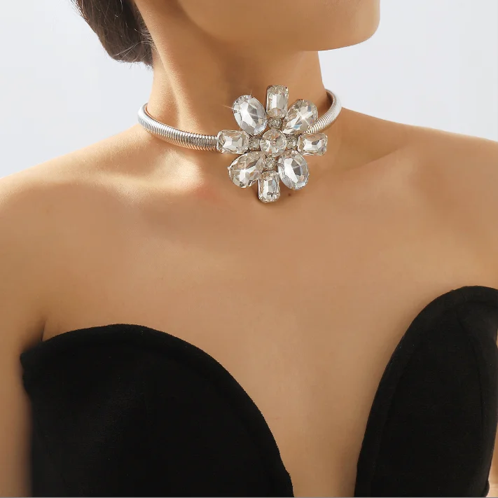 

New Design Luxury Crystal big Flower Choker girl Wed Party Large flower Rhinestone earring set Necklace Women jewelry