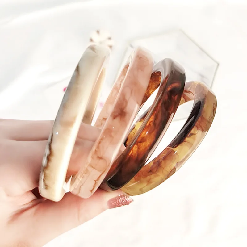 

JUHU pink resin bracelet For Women Simple waterproof bracelet Jewelry colorful wholesale fashion acrylic chunky bracelet 2021