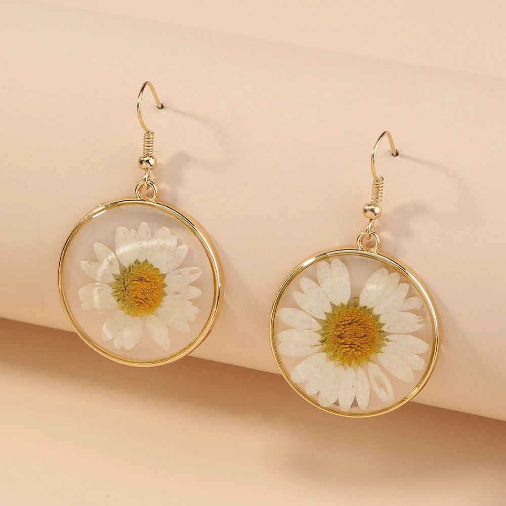 

Fresh & Natural White Dry Daisy Sunflower Earrings Jewelry For Women Resin Flower Drop Earrings, Yellow